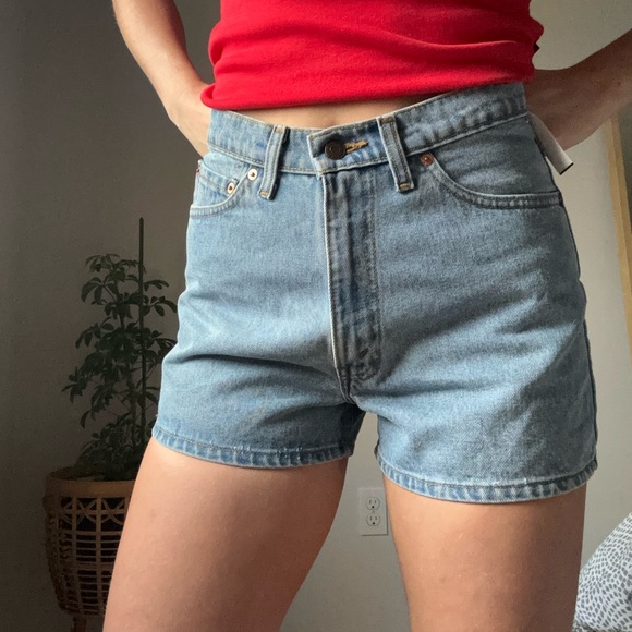 SOLD VINTAGE LEVI 512 DENIM SHORT - Picture 3 of 8